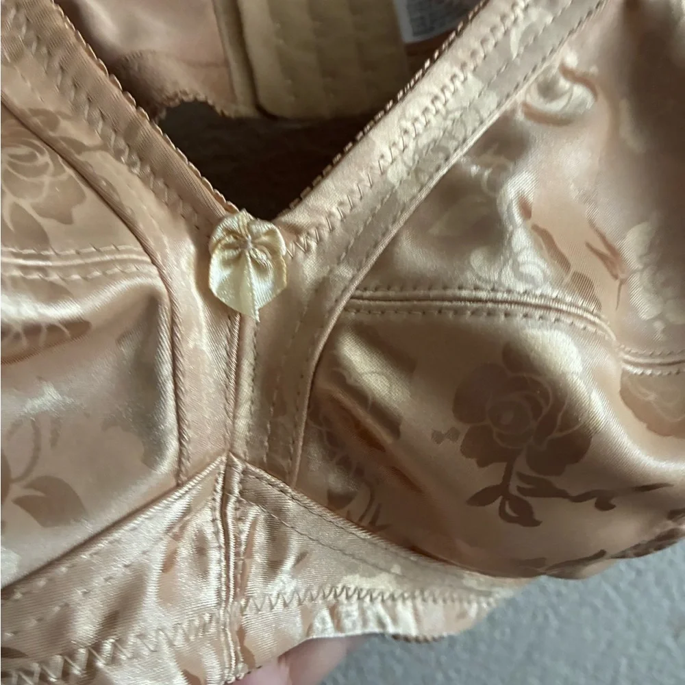 🆕Jennifer Intimates Vintage Satin Tan Floral Wireless Bra 40D🆕